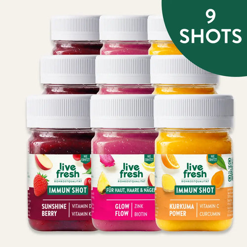 Neun LiveFresh Shots mit den Sorten Vitamin D3 + K2, Zink + Biotin und Curcumin. Hinweis im Bild: „9 SHOTS“.