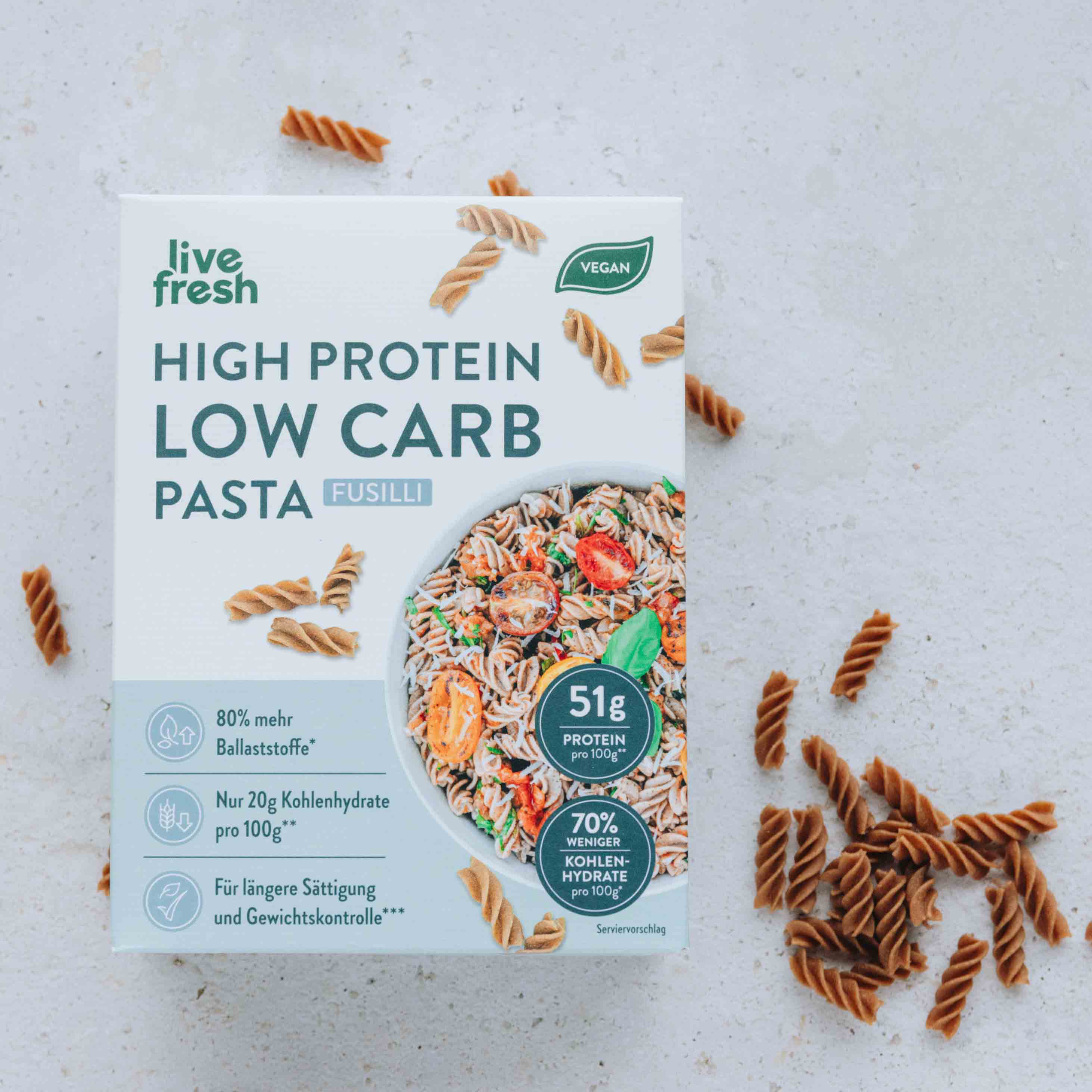 Verpackung von Live Fresh High Protein Low Carb Pasta Fusilli mit Nährwertangaben und veganem Siegel.