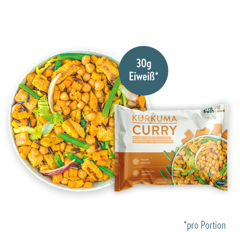 LiveFresh "Kurkuma Curry" Tiefkühlgericht mit Kichererbsen, Gemüse, Wildreis und pflanzlichem Geschnetzeltem, serviert in einer weißen Schüssel. Daneben die Produktverpackung mit goldebraunem Design und einem Hinweis auf 30 g Eiweiß pro Portion.