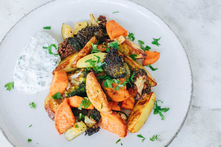 Low-Carb Ofengemüse mit Kräuterdip