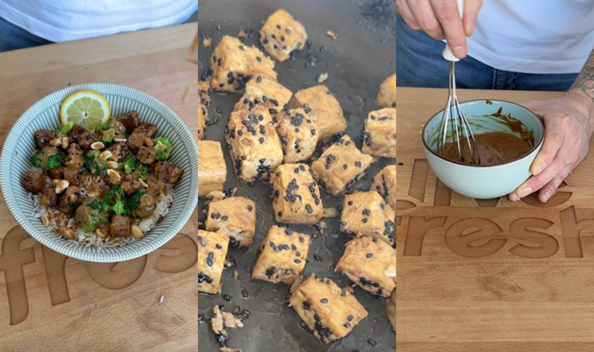 Knuspriger Tofu mit schwarzem Sesam und Tahini-Sesam-Erdnuss Soße